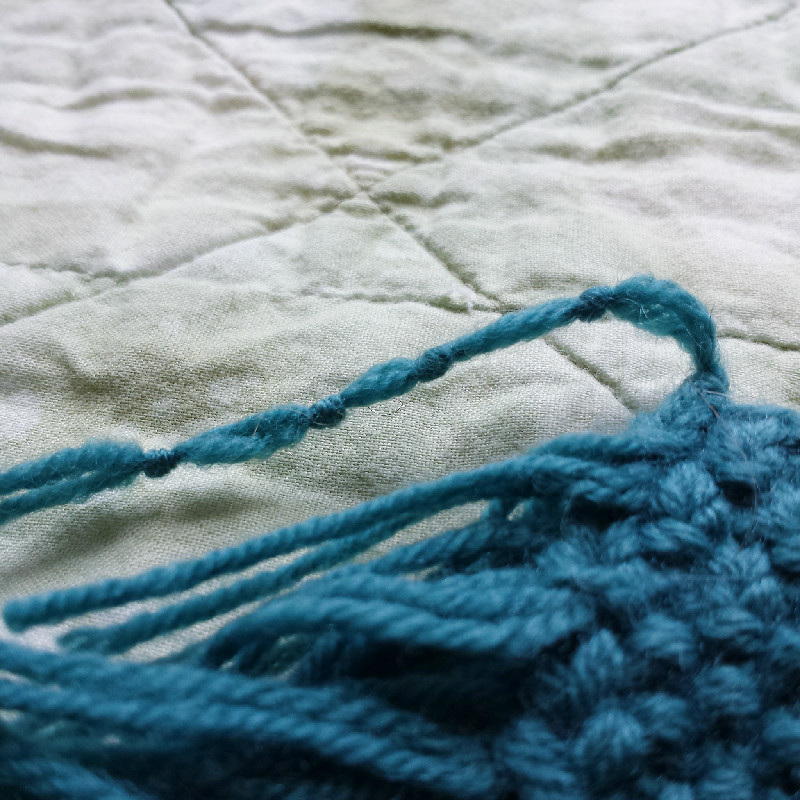 Knots in the yarn tail